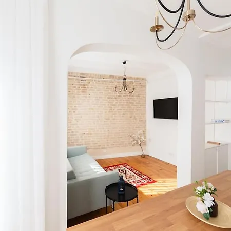Istiklal Yakininda Yenilenmis Apartmán *
