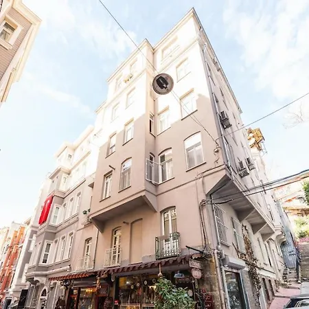Istiklal Yakininda Yenilenmis * Istanbulská provincie